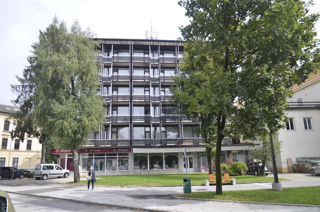 Grajski Dvor Radovljica Exterior foto